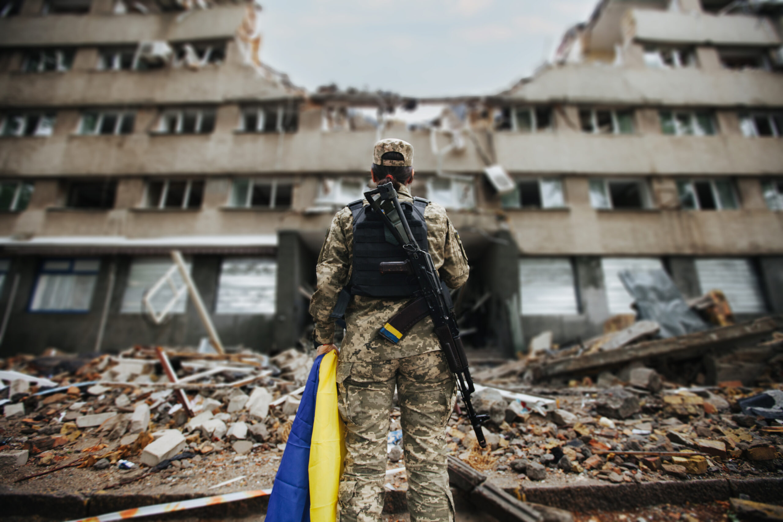 Пошкоджене житло внаслідок бойових дій в Україні